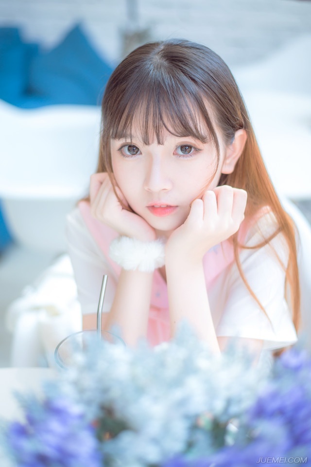 有棱有角的害处是，别人啃起你来十分方便。